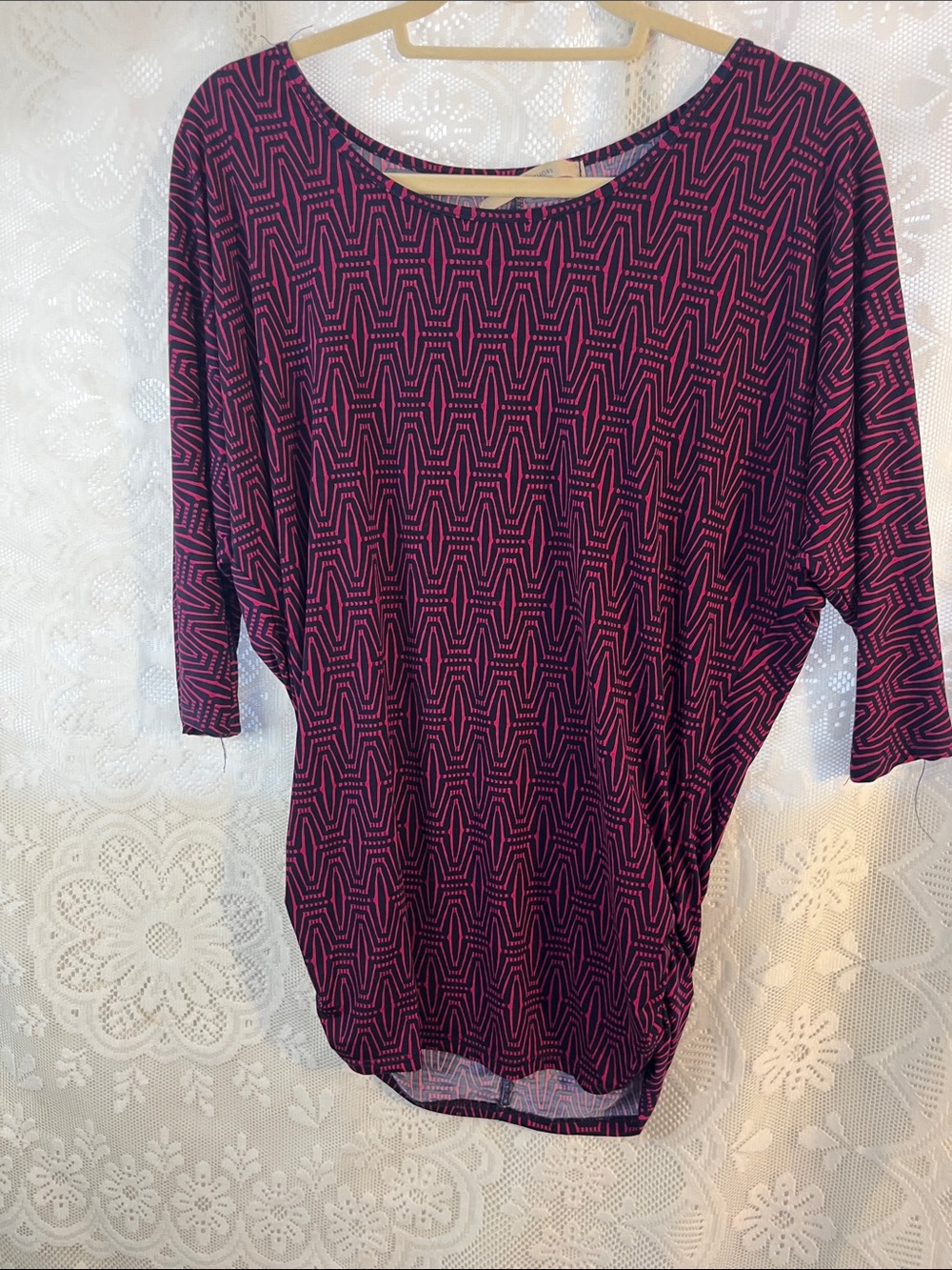 😻5for$15😻41 Hawthorn Pink and Navy Geometric Scoop Neck tunic M